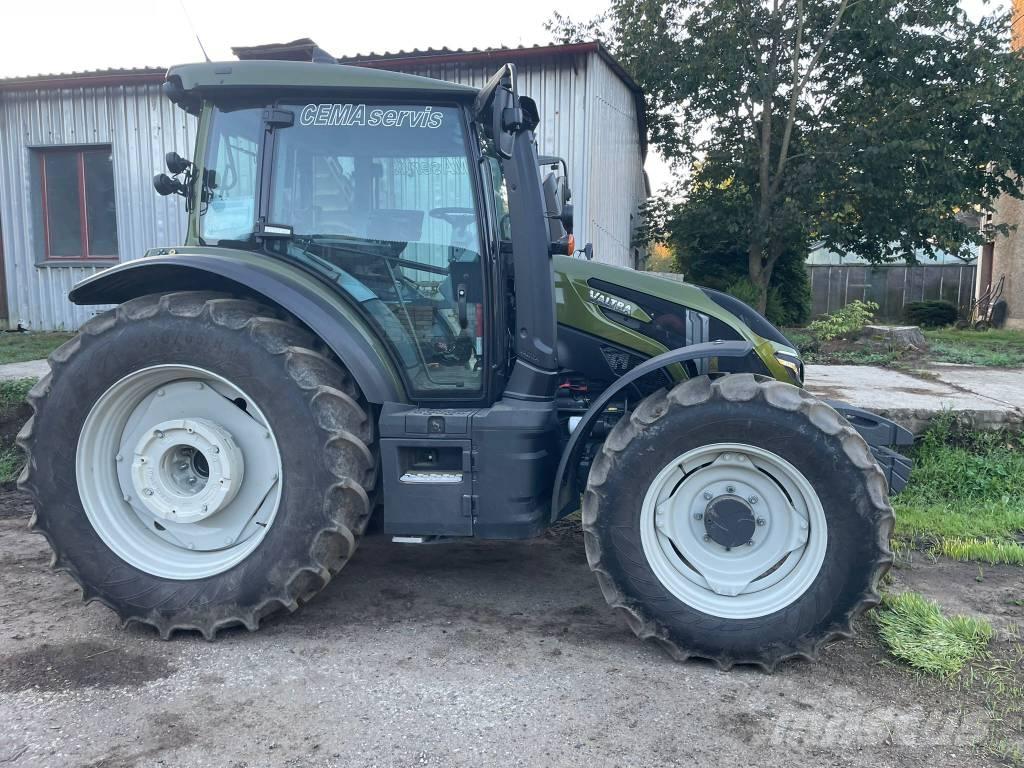 Valtra G 135 Трактори