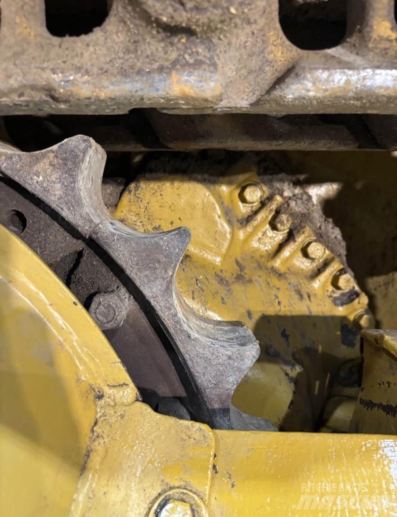 CAT D 7 G Верижни булдозери
