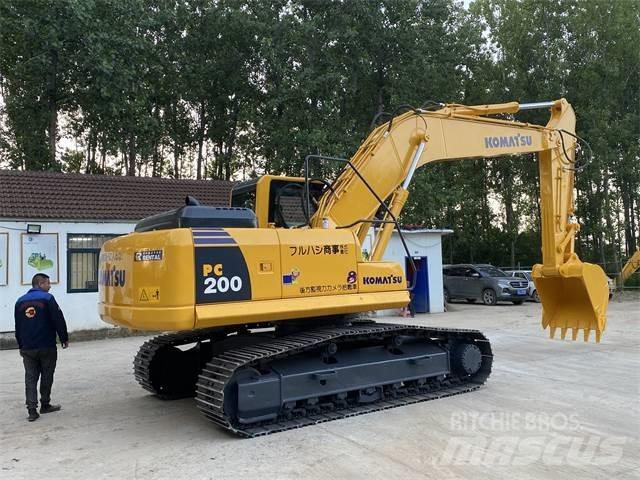 Komatsu PC200-8 Верижен екскаватор