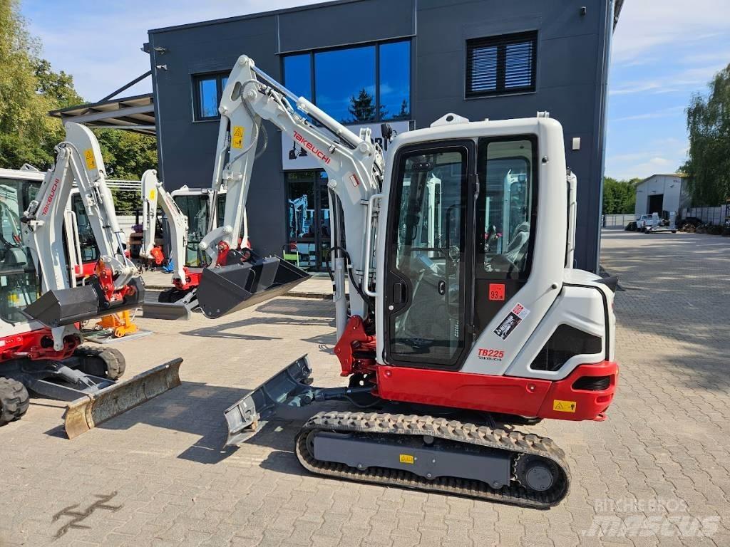 Takeuchi TB225 V0 Мини екскаватори < 7 т
