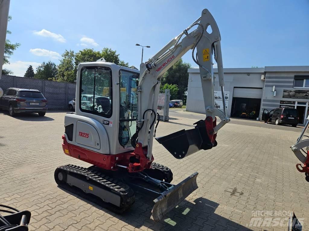Takeuchi TB225 V0 Мини екскаватори < 7 т