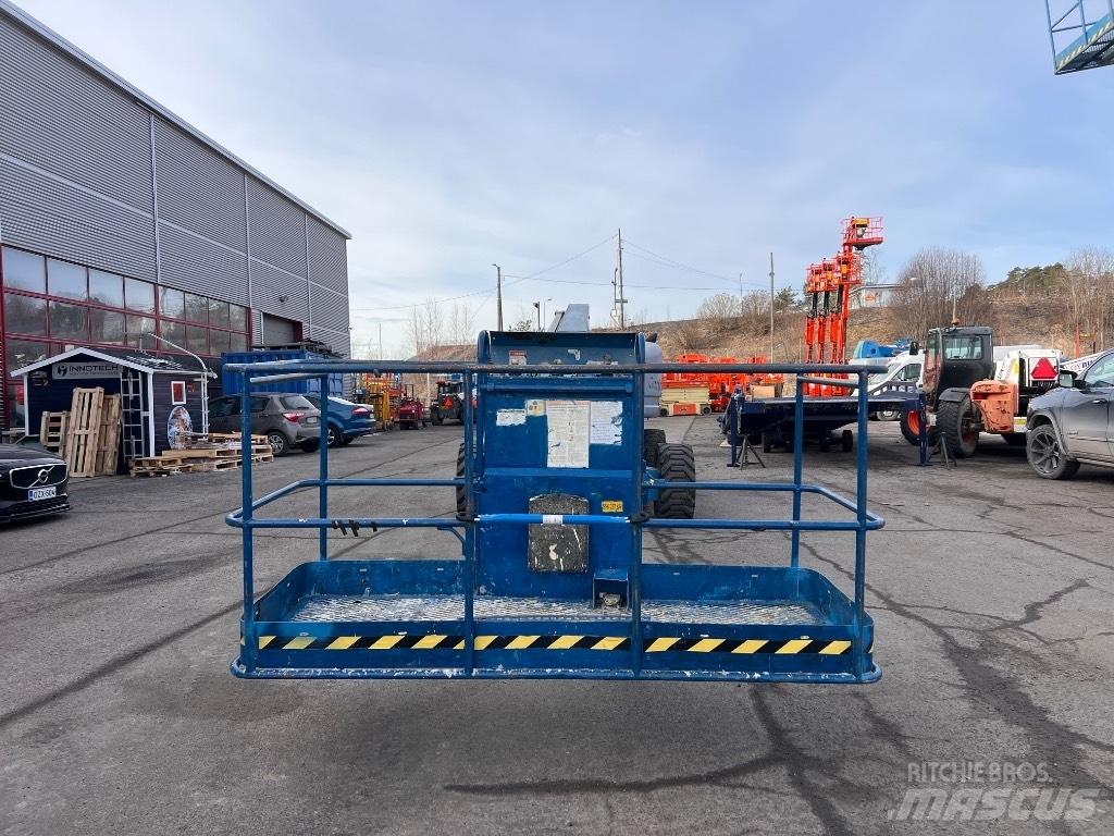 Genie s 65 Съчленени стрелови подемници