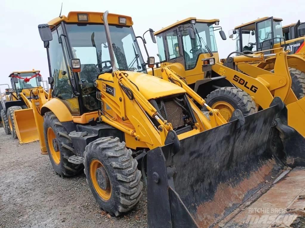 JCB 3 CX Товарач със заден ексватор