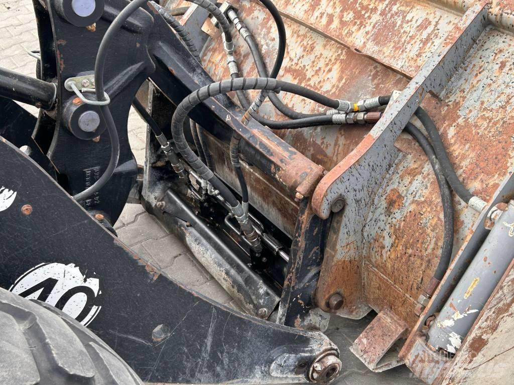JCB 409 AGRI Колесни товарачи