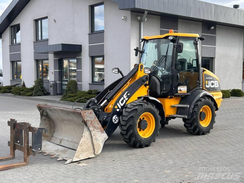 JCB 409 AGRI Колесни товарачи