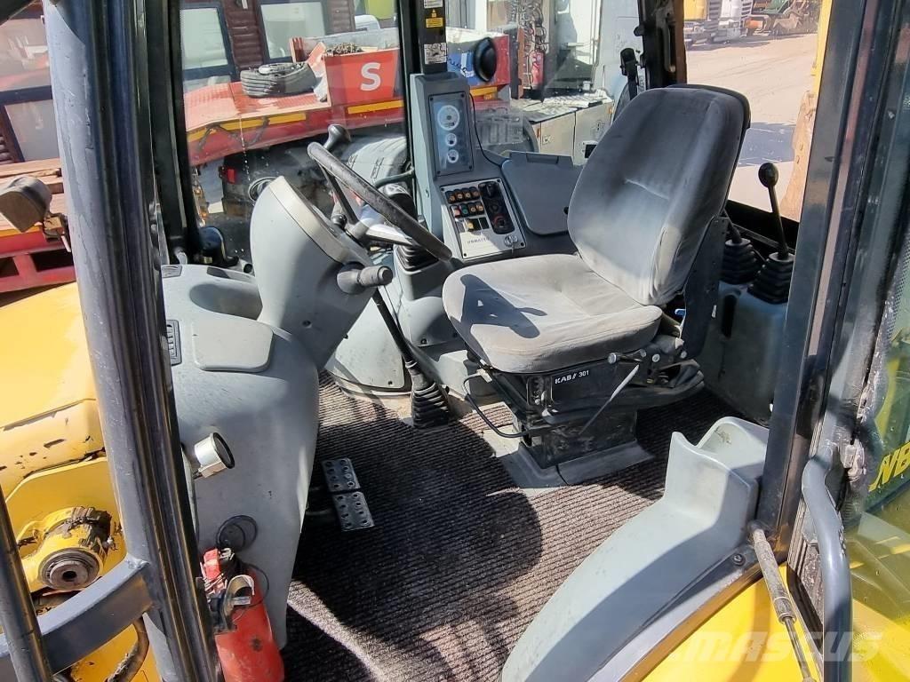 Komatsu WB 93 S-5EO Товарач със заден ексватор