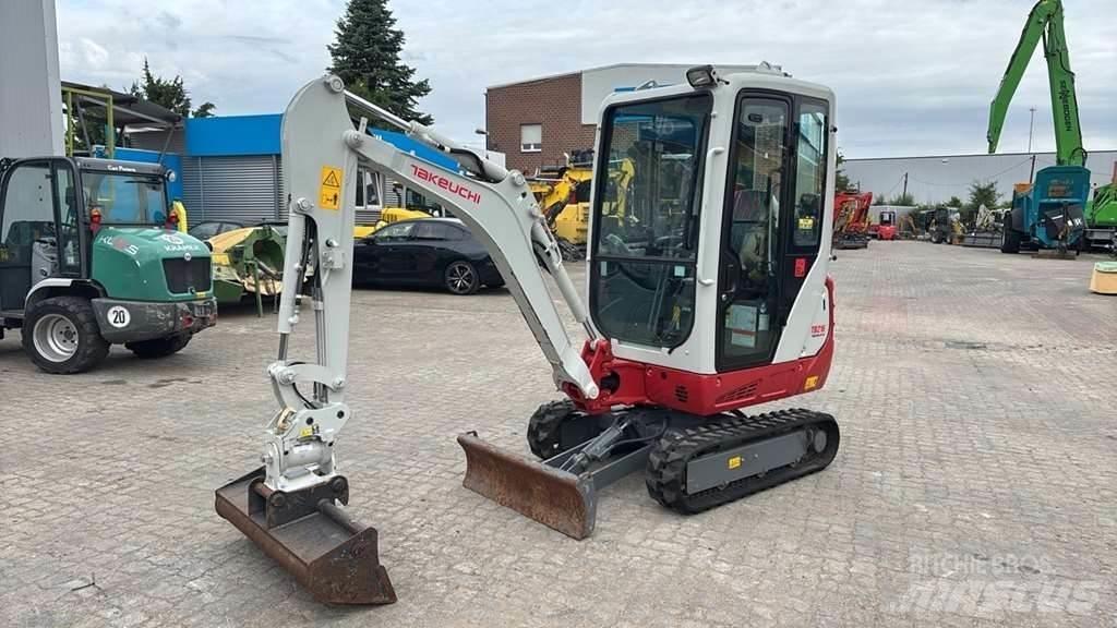Takeuchi TB216 A Мини екскаватори < 7 т