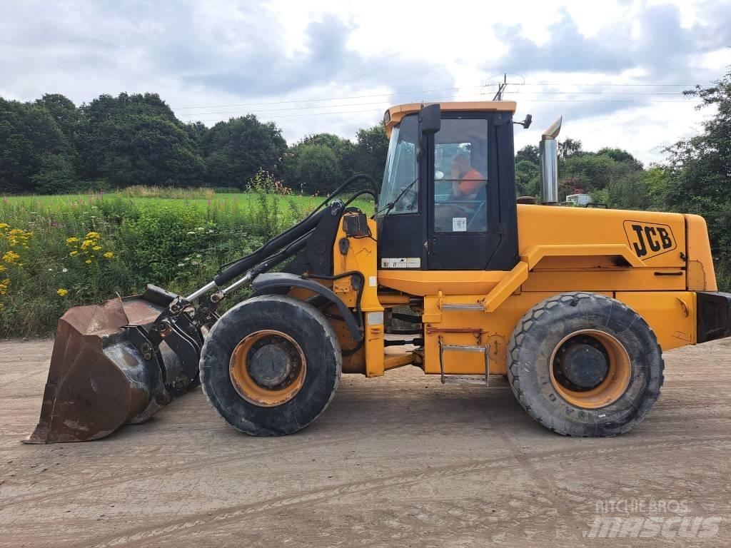 JCB 426 Колесни товарачи