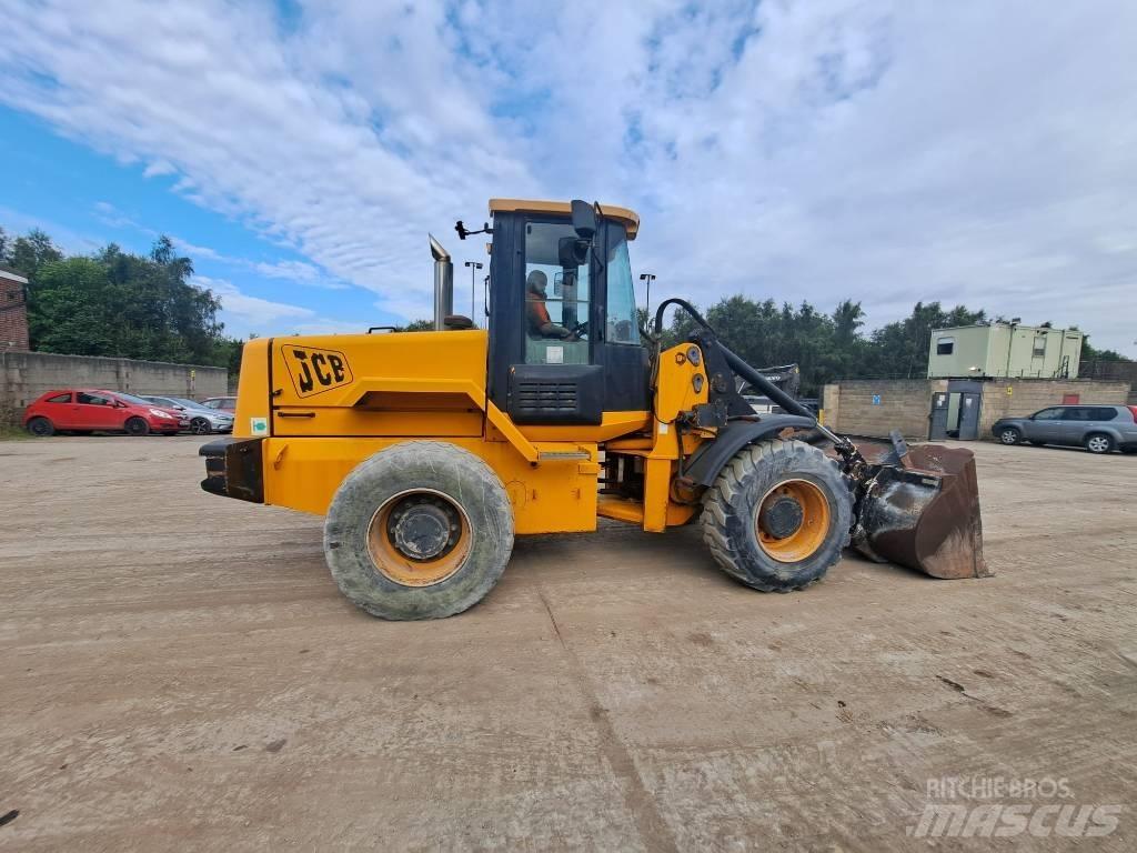 JCB 426 Колесни товарачи