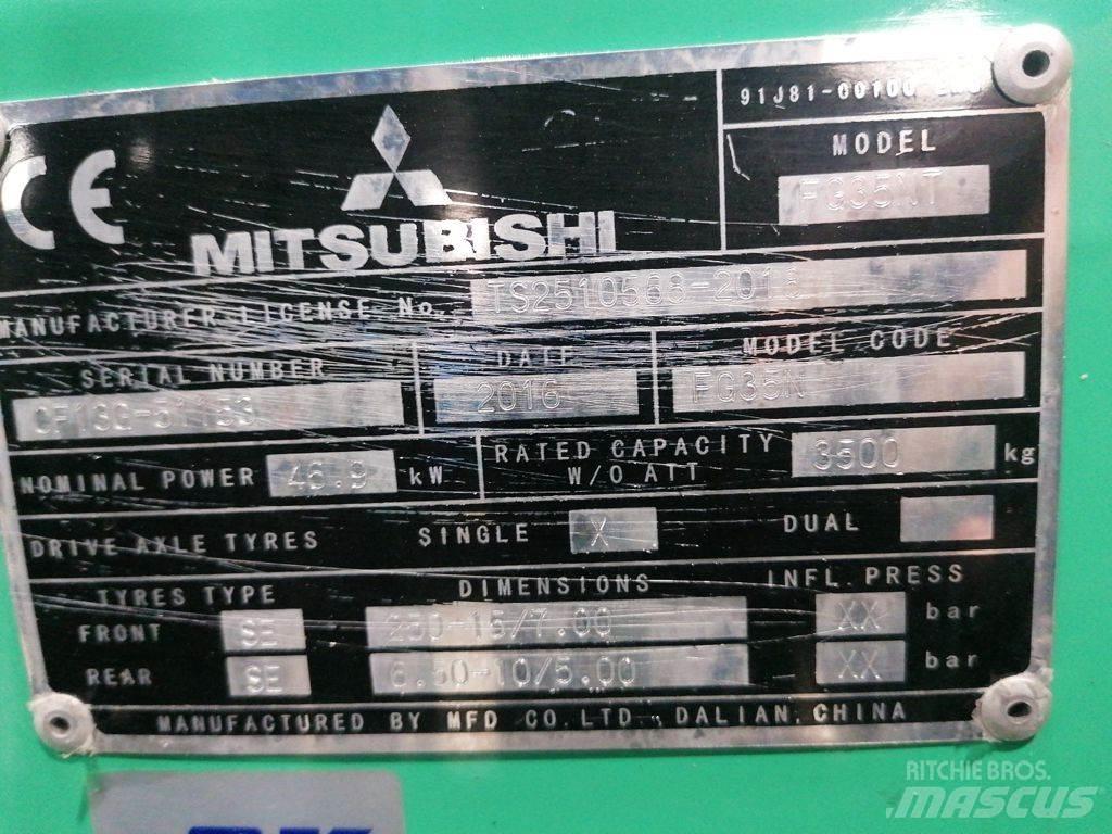 Mitsubishi FG35NT Камиони с АГУ