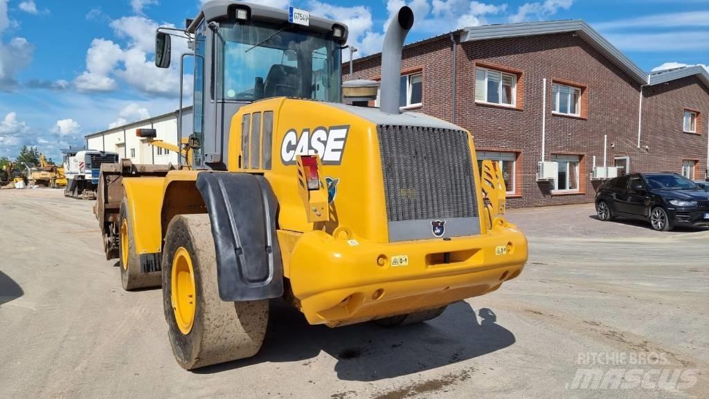 CASE 721 F Колесни товарачи