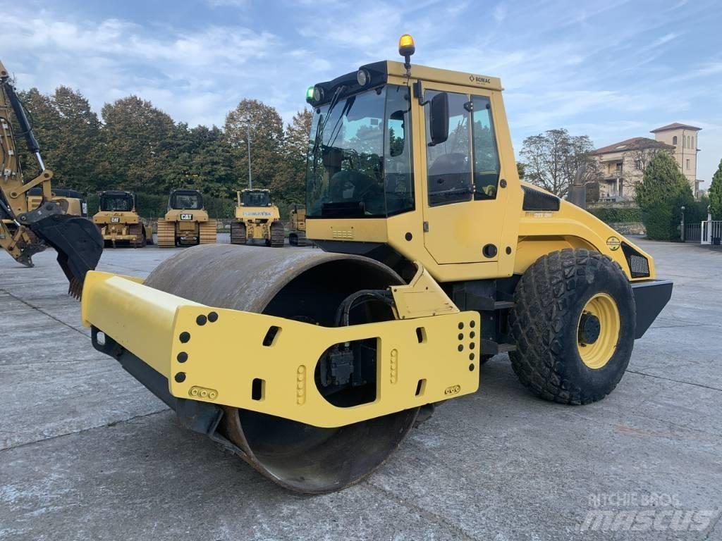 Bomag BW 213 D H-4 Еднобарабанни ролки
