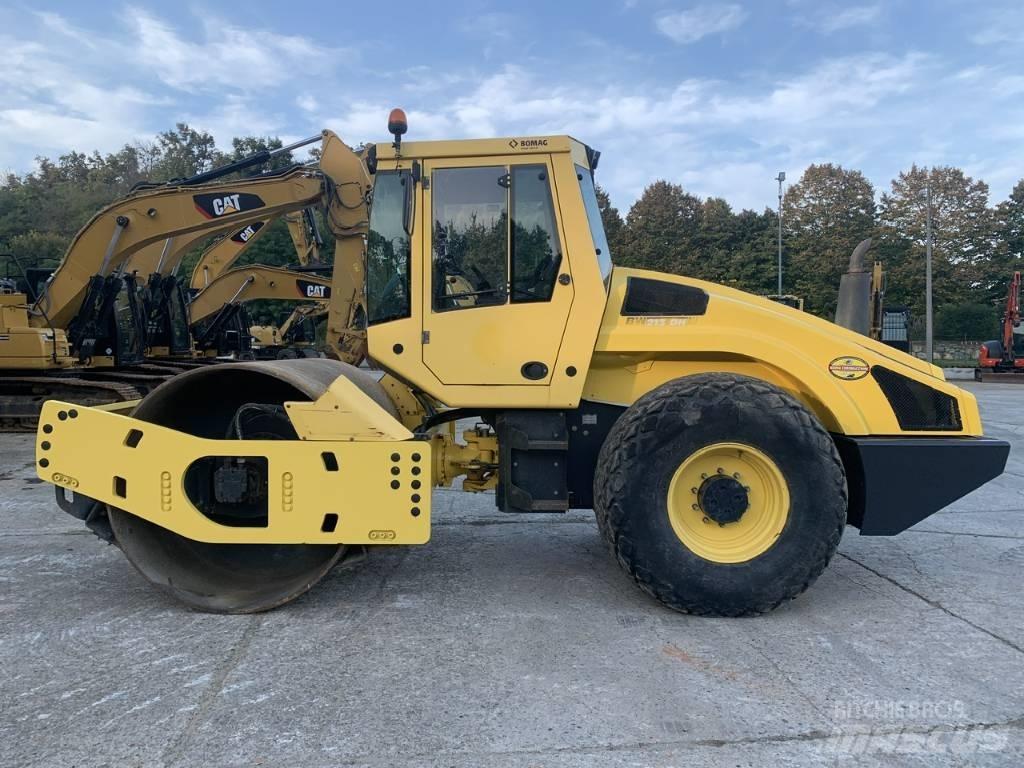 Bomag BW 213 D H-4 Еднобарабанни ролки
