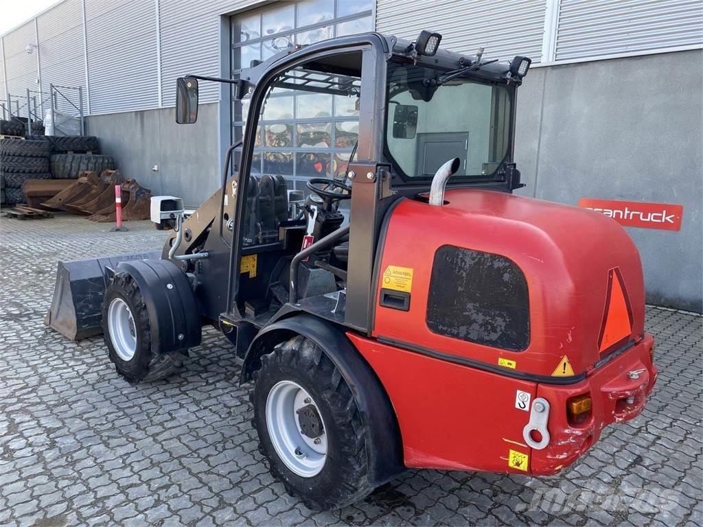 Weidemann 2070 Многофункционални товарачи