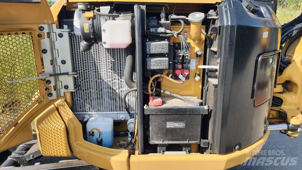 CAT 302.7 DCR 07A Мини екскаватори < 7 т