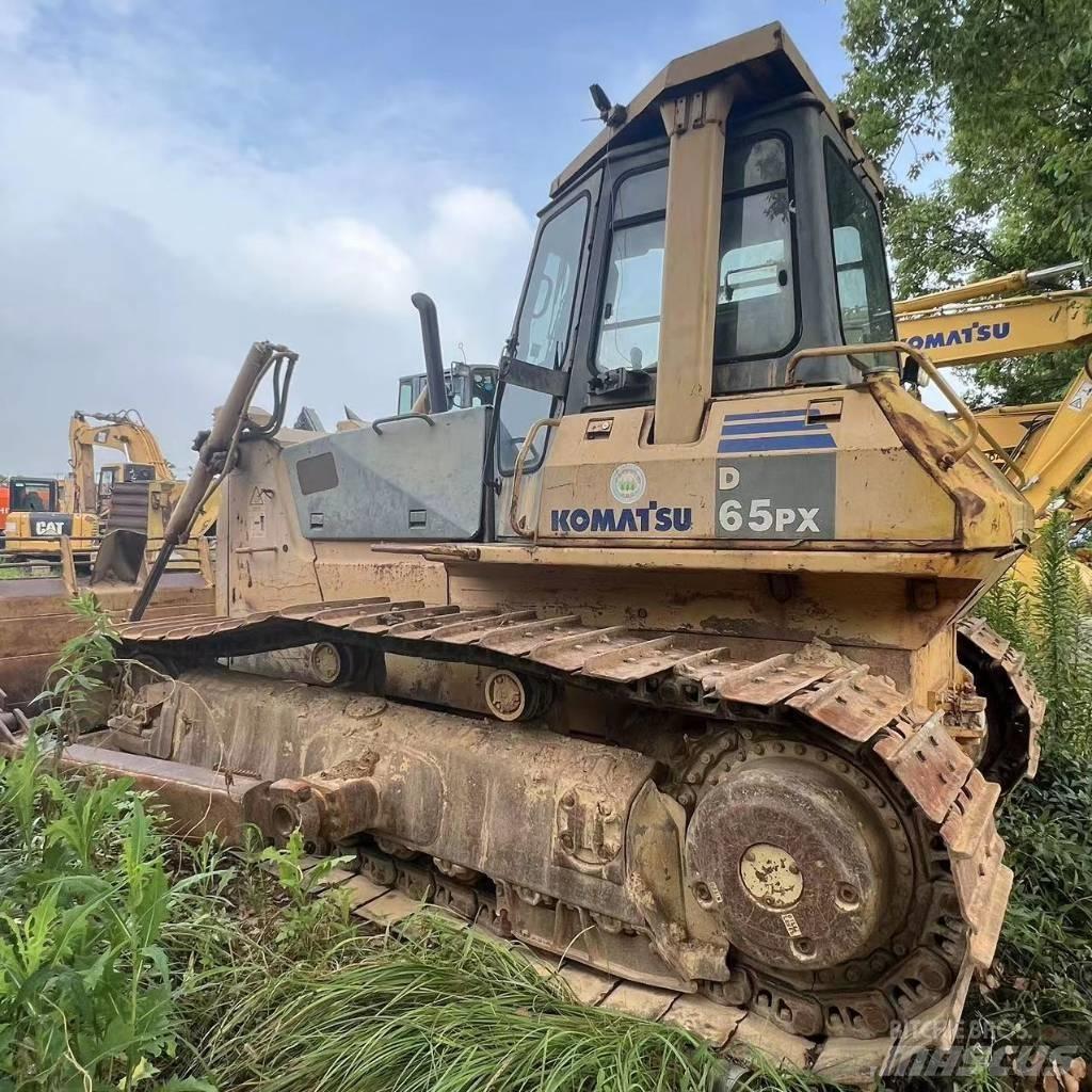 Komatsu D 65 P-12 Верижни булдозери
