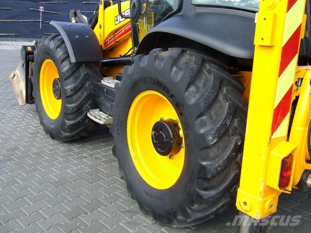 JCB 4CX Товарач със заден ексватор