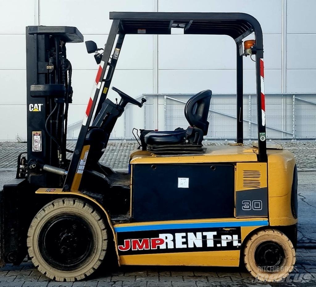 CAT EP 30 K PAC Електрически вилични кари-повдигачи