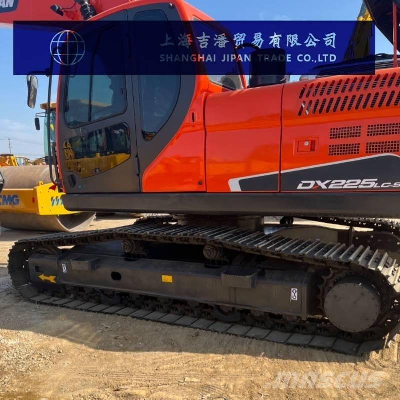 Doosan DX 225 Верижен екскаватор