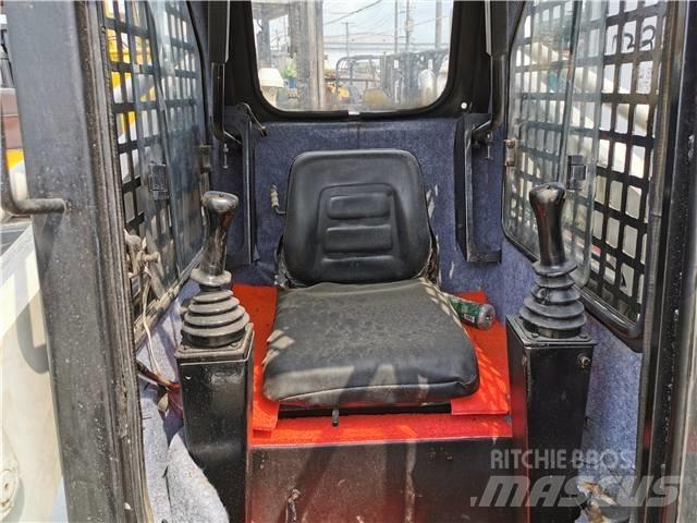 Bobcat S130 Мини товарачи
