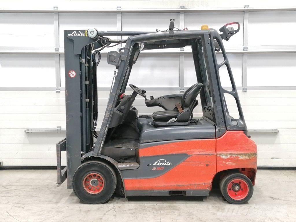 Linde E30-01 Електрически вилични кари-повдигачи