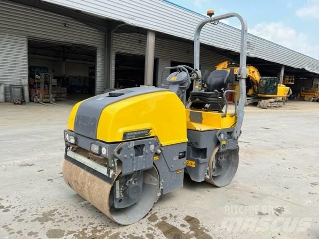 Dynapac CC 1100 Двойни барабанни ролки
