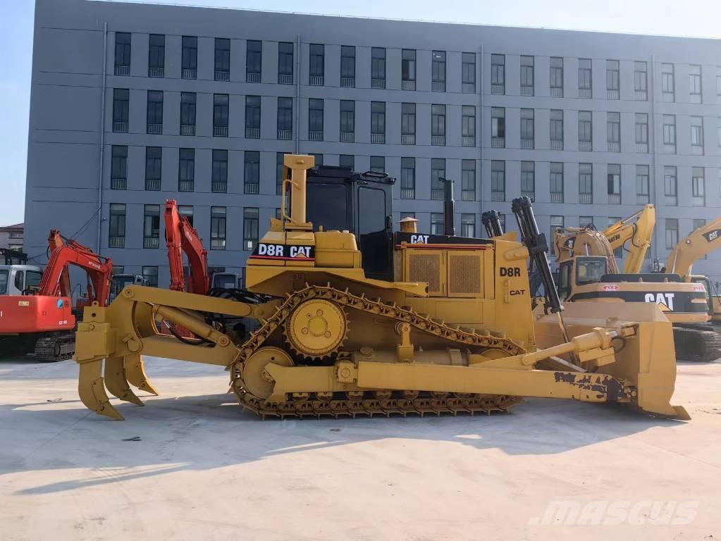 CAT D8R Верижни булдозери
