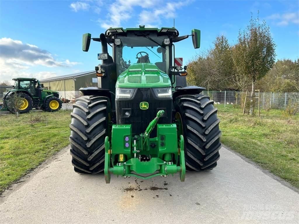 John Deere 8R370 Трактори