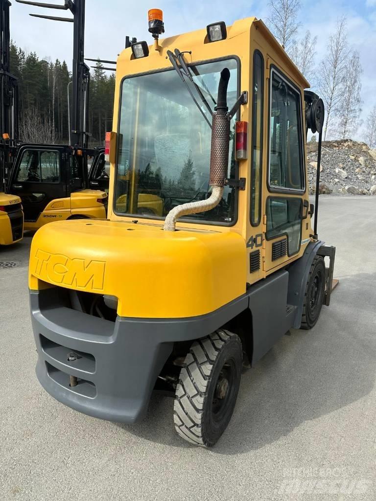 TCM FD40T8 Дизелови камиони
