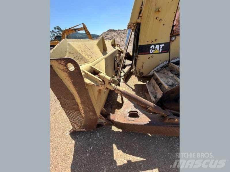 CAT D6H Верижни булдозери
