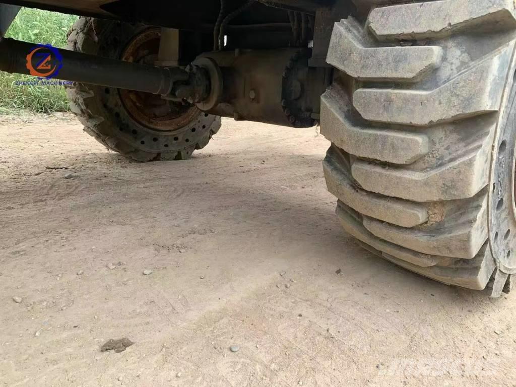 Hyundai 60 W Колесни екскаватори