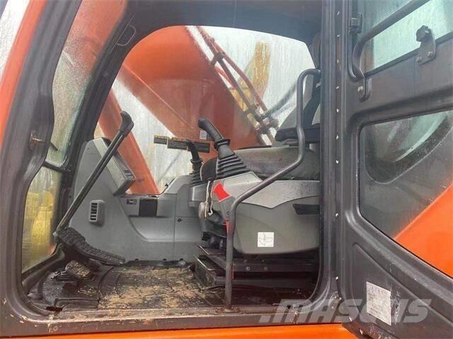 Doosan DX300 Верижен екскаватор
