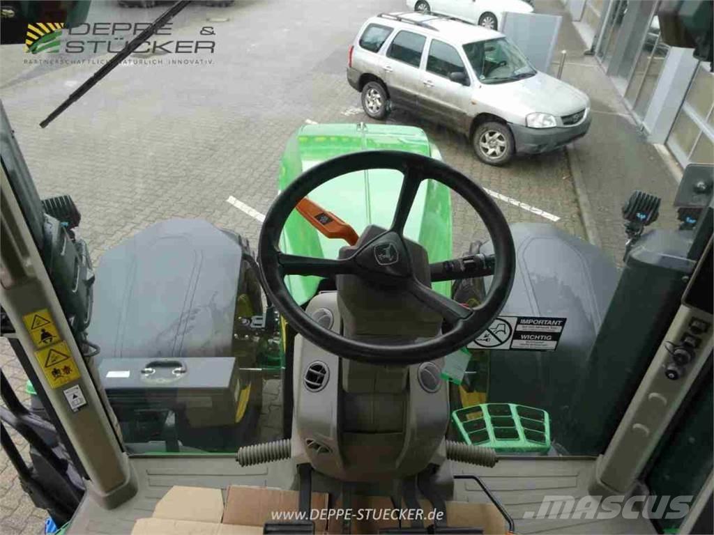 John Deere 7R 330 Трактори
