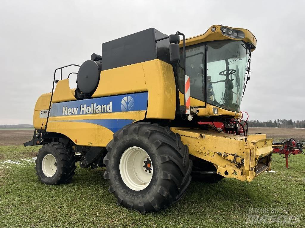 New Holland CSX 7070 Комбайни