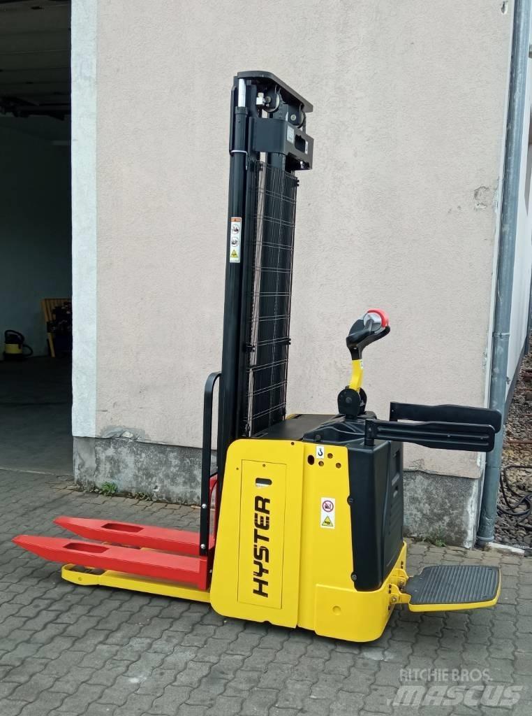 Hyster S1.5S Колички високоповдигачи с теглич