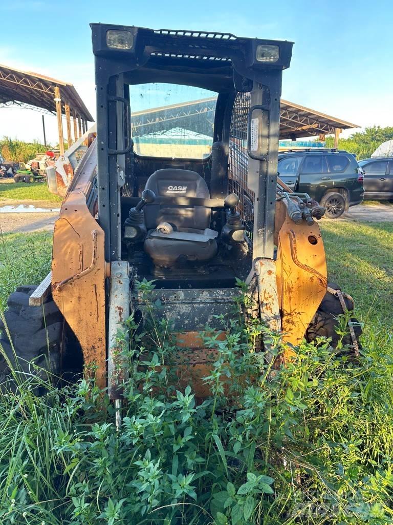 CASE SR 250 Мини товарачи
