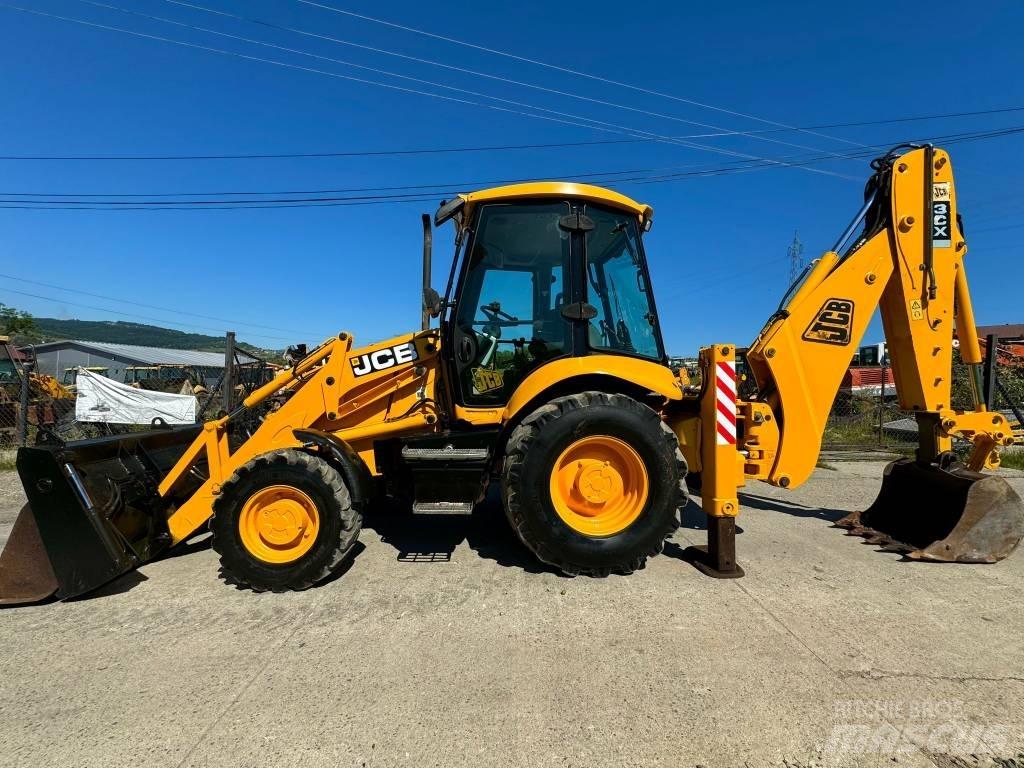 JCB 3CX Товарач със заден ексватор