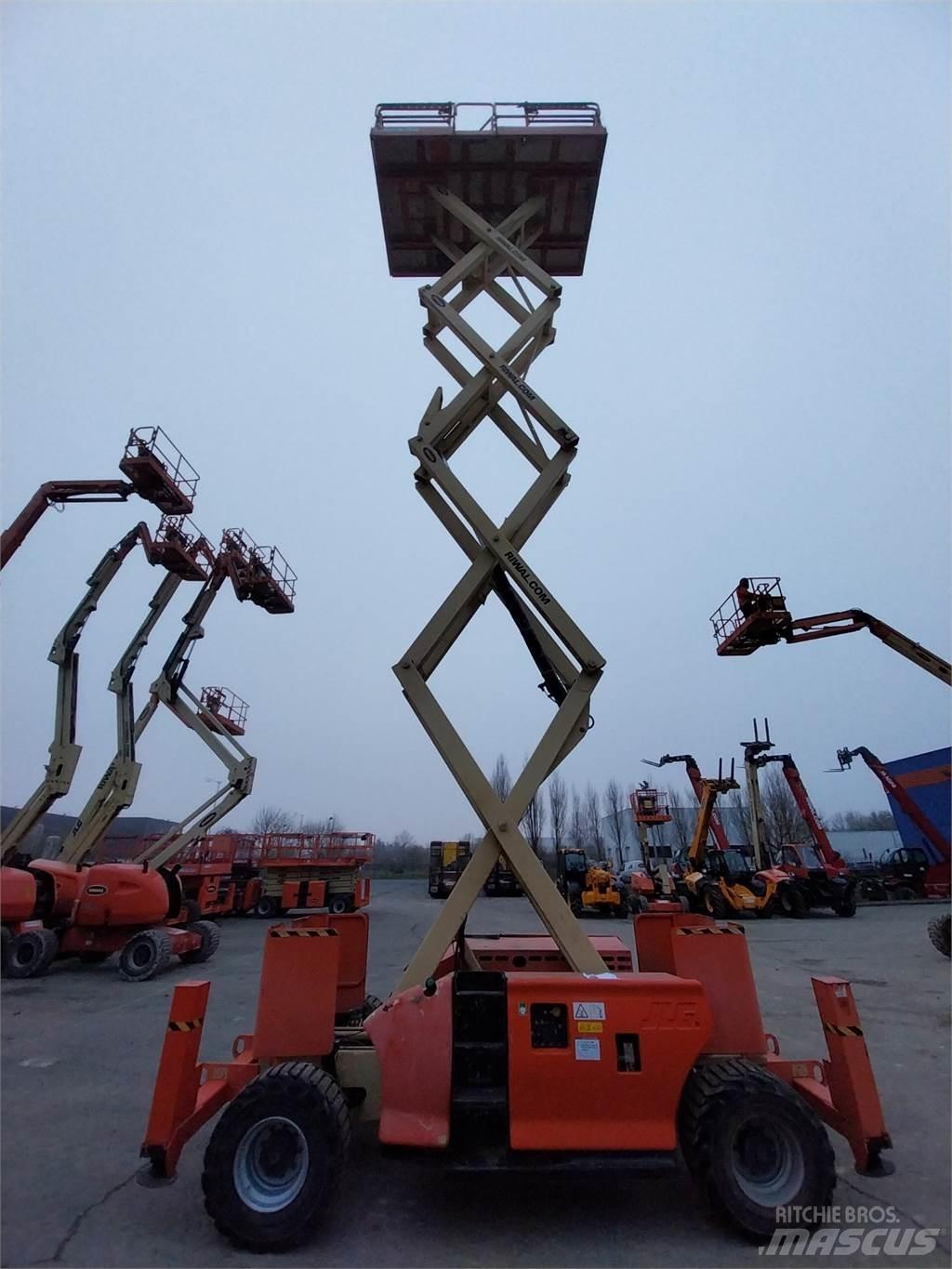 JLG 4394RT Ножични работни платформи