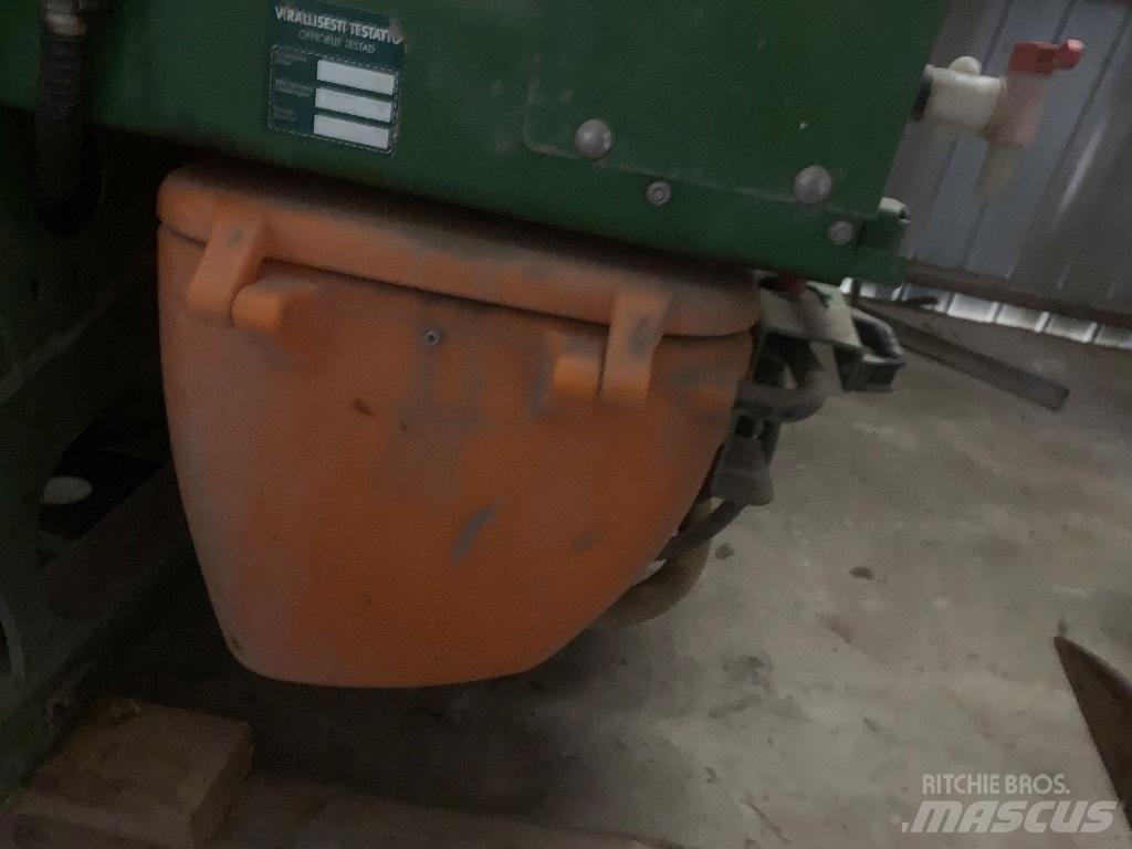 Amazone UF 1501 Навесни пръскачки
