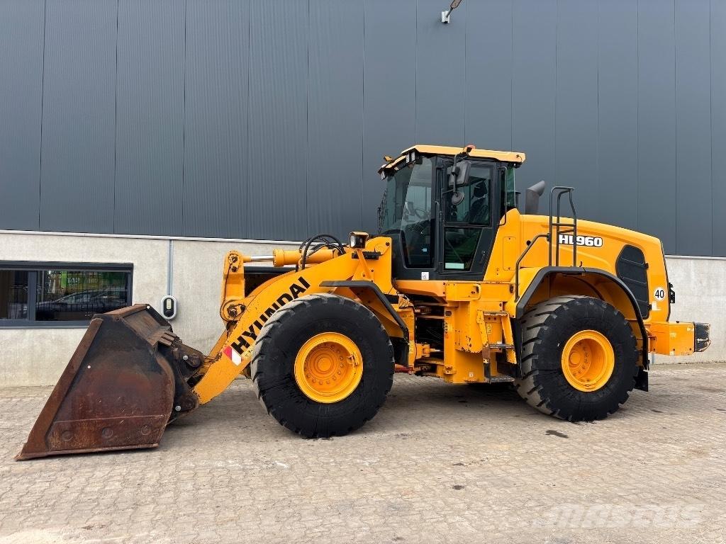 Hyundai HL 960 - 955 Колесни товарачи