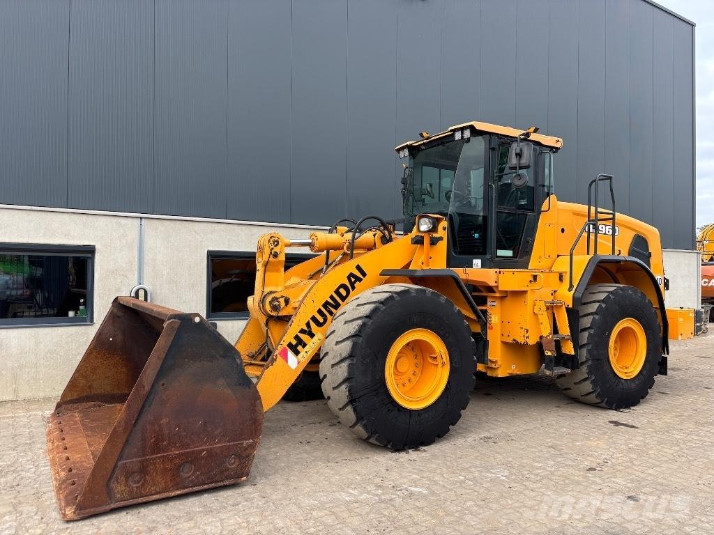 Hyundai HL 960 - 955 Колесни товарачи