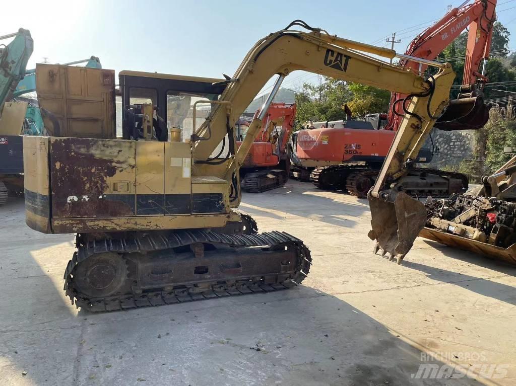 CAT E 70 B Верижен екскаватор