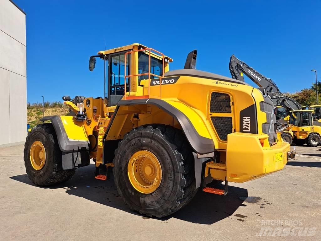 Volvo L 220 H Колесни товарачи