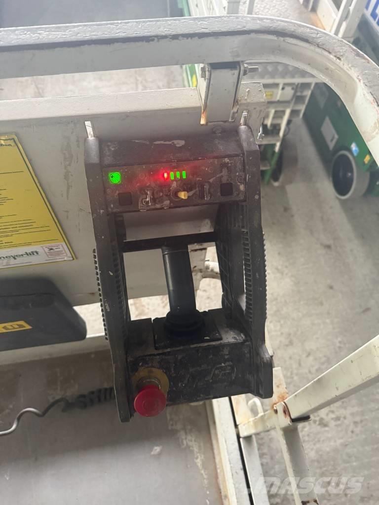 JLG 2646 ES Ножични работни платформи