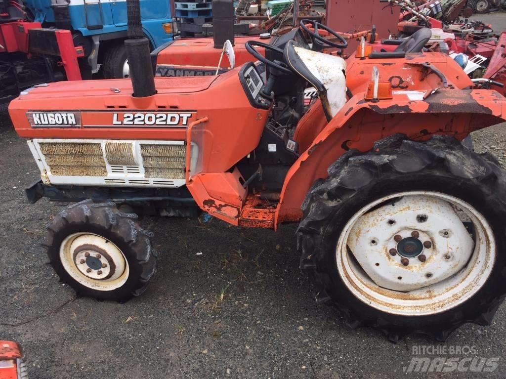 Kubota L2202DT Трактори
