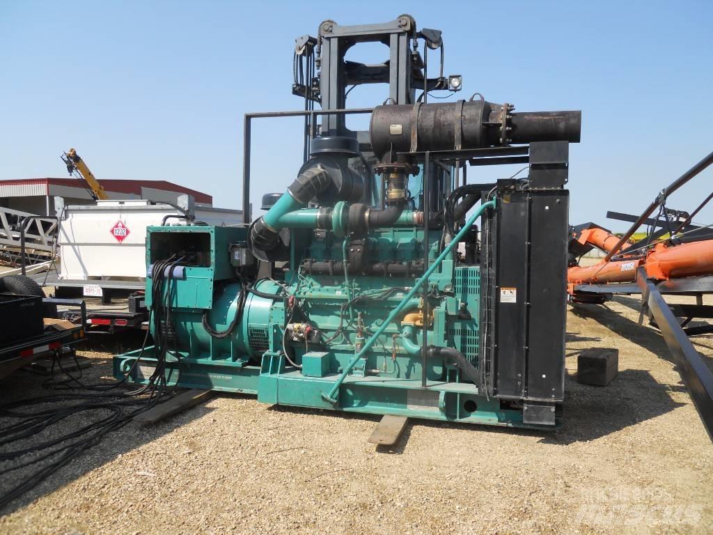 Cummins 600KW Дизелови генератори
