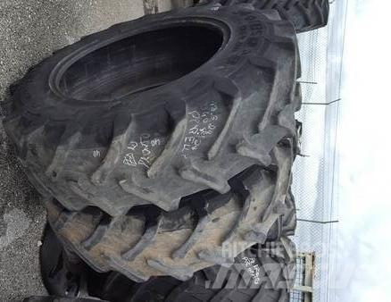  Pneus 13.6R28 Колелета/Гуми