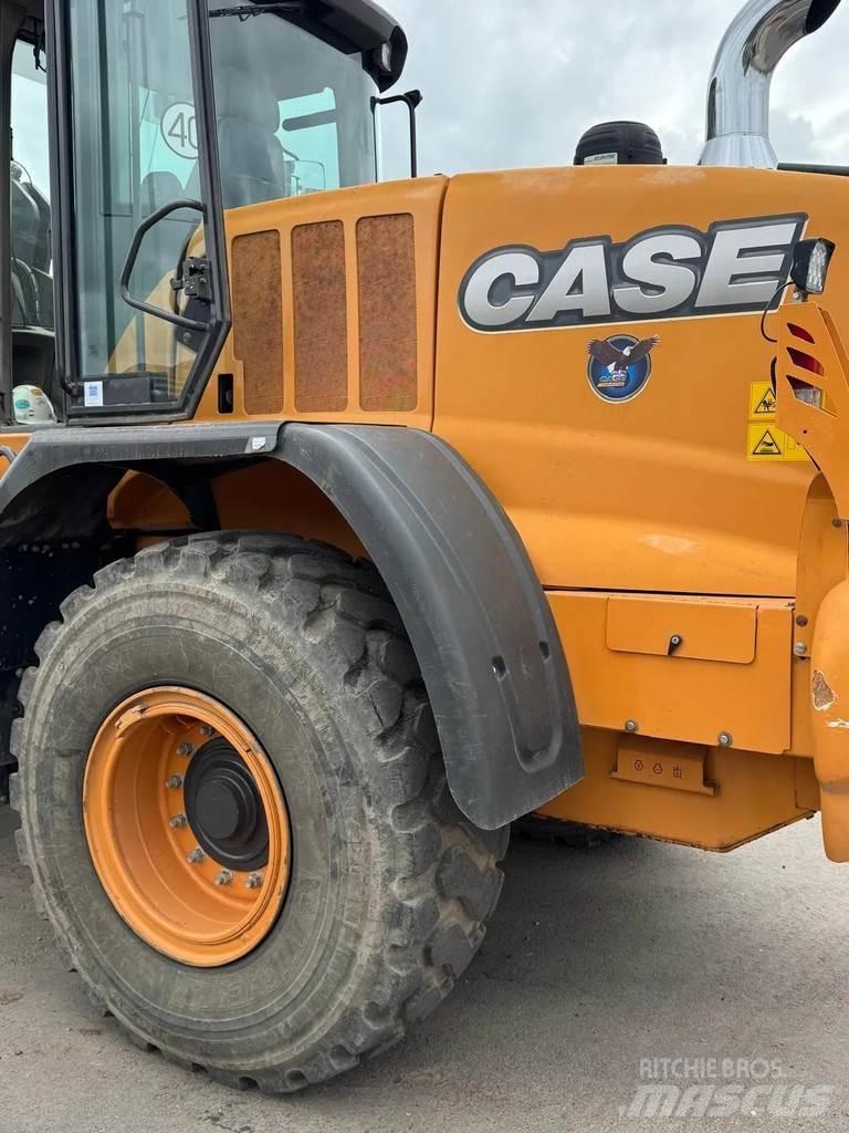 CASE 721F Колесни товарачи
