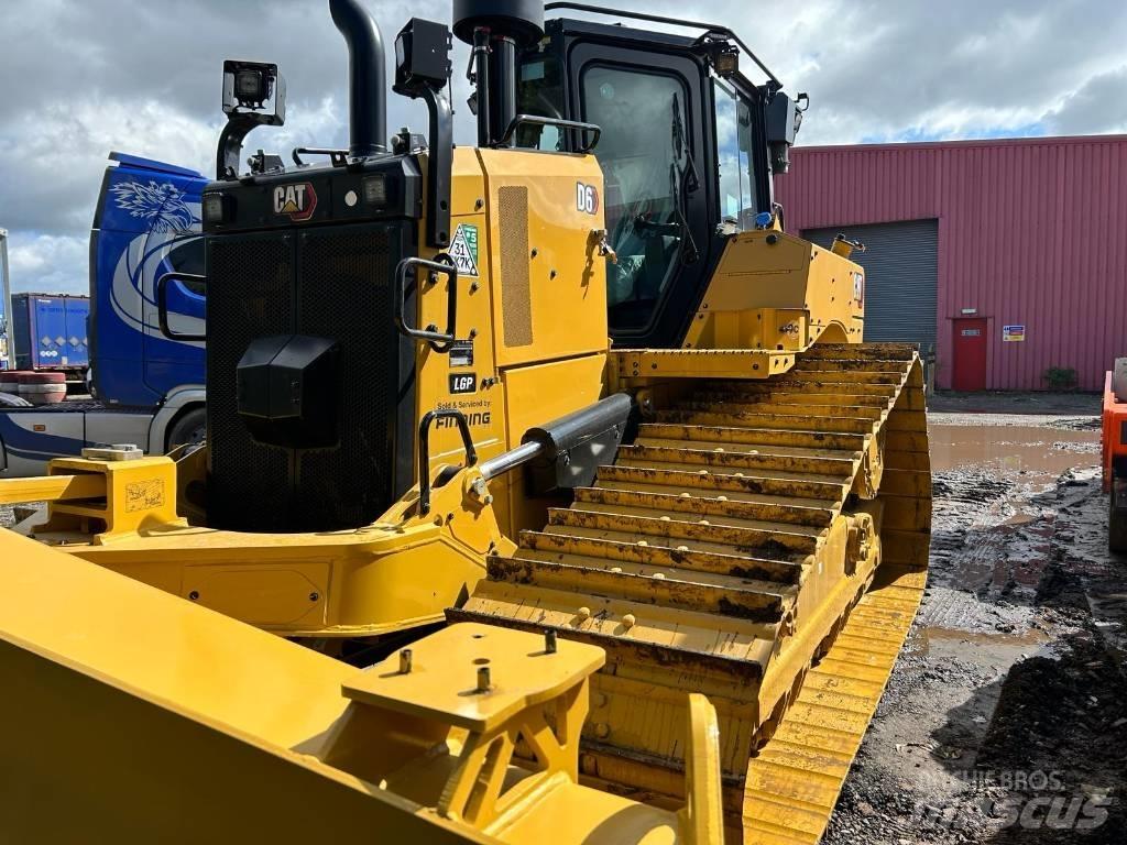 CAT D 6 LGP Верижни булдозери
