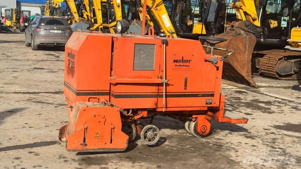 Weber SF253 Машини за цепене на асфалт